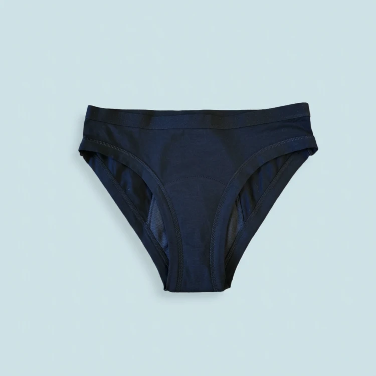 Majtki menstruacyjne dla nastolatek Fluxies Teen Hipster czarne widok z przodu